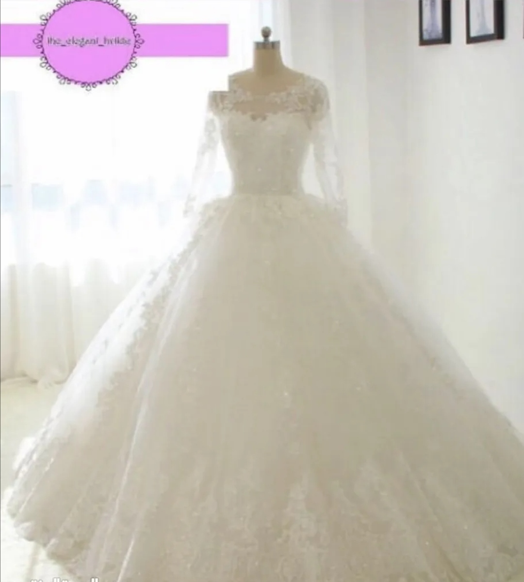 فستان زفاف نظيف جداً مستخدم