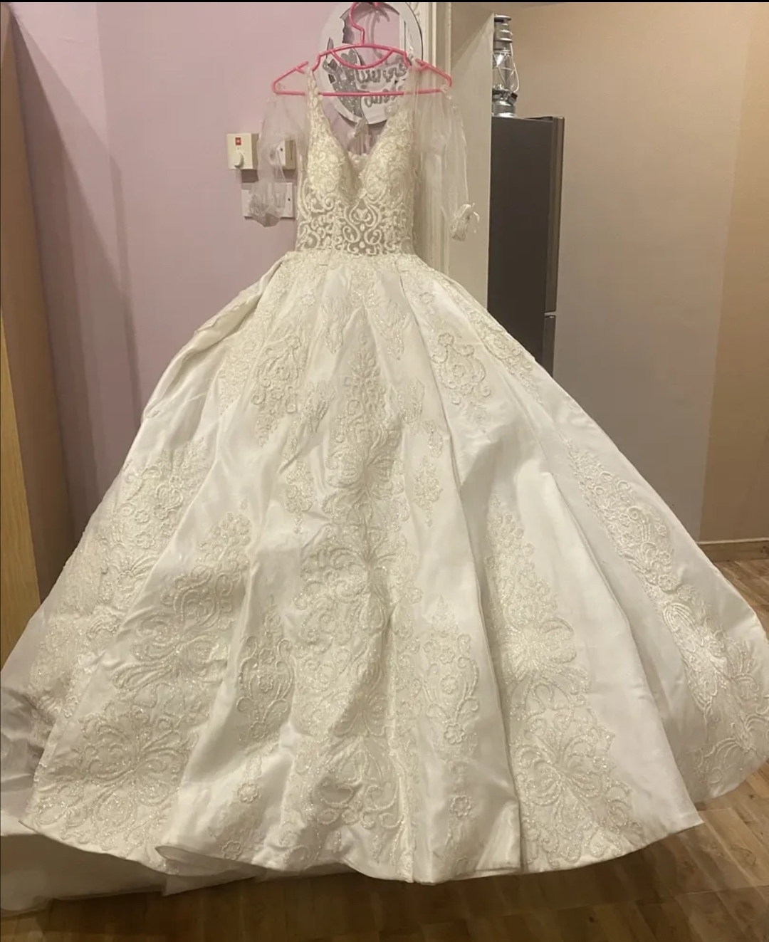 فستان (زفاف) ابيض