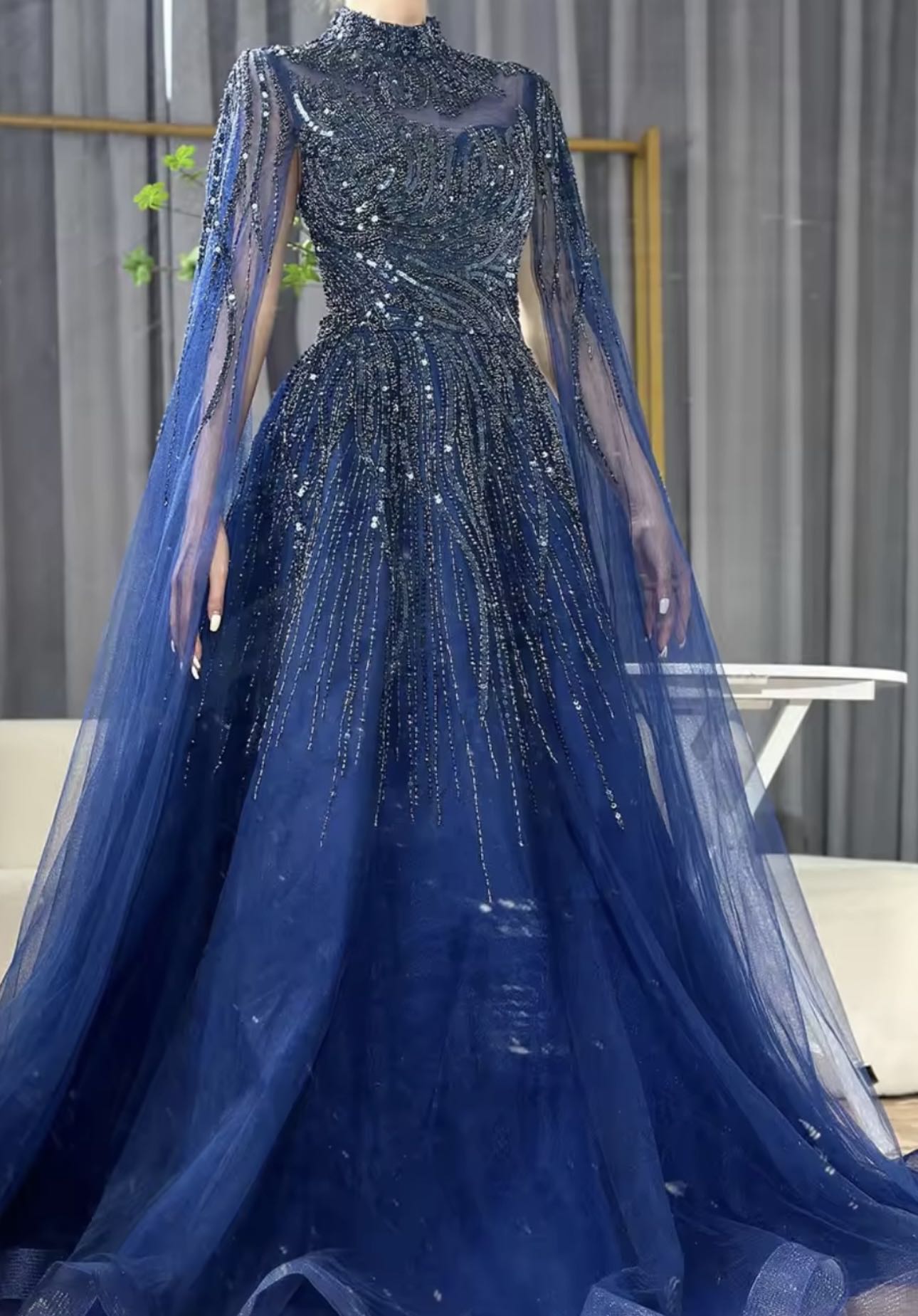 فستان سهرة كحلي